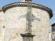 Photo suivante de Pradons Croix de mission devant le chevet de l'église St andré