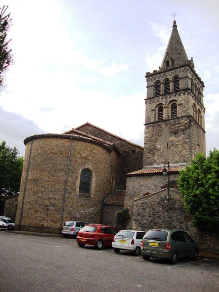 Saint-Étienne-de-Fontbellon (07200) église, chevet et tour