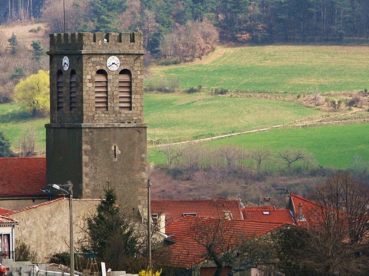 Vue sur le donjon de l'église - Saint-Victor