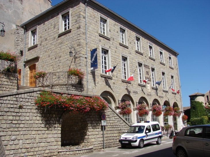 Hotel de Ville, Place Auguste Faure - Tournon-sur-Rhône