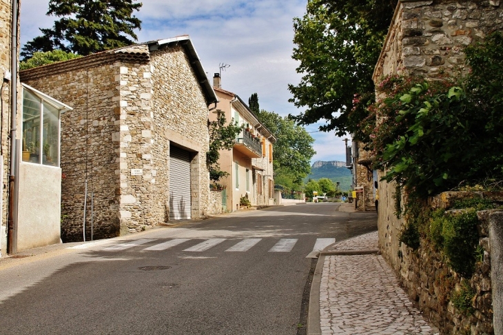 Le Village - Charols