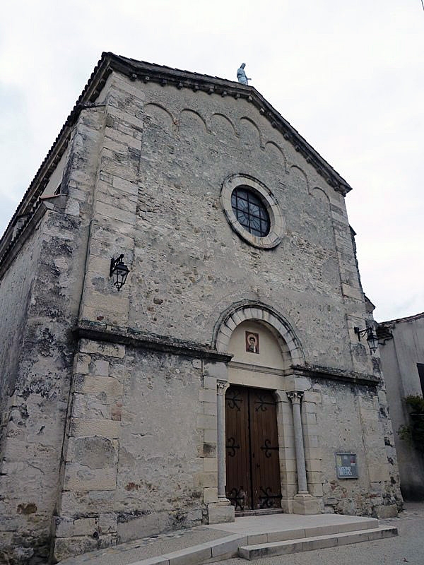 L'entrée de l'église - Espeluche