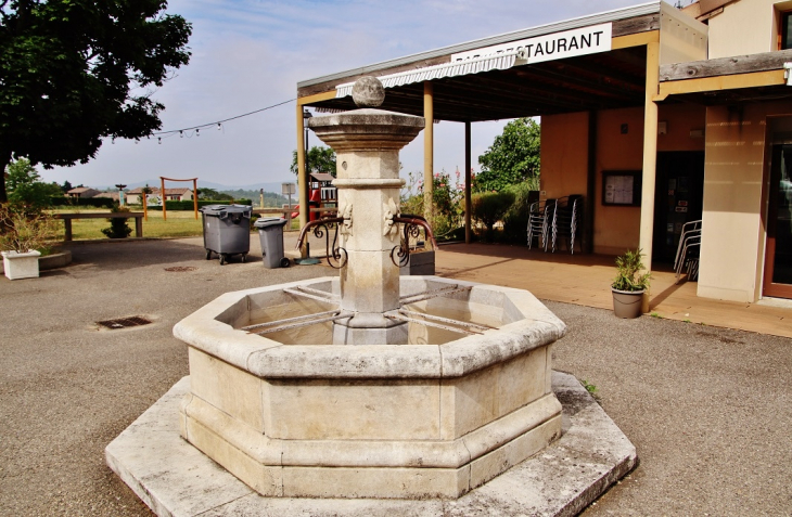 Fontaine - La Baume-Cornillane
