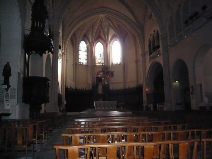 Eglise Ste Croix (intérieur) - Montélimar