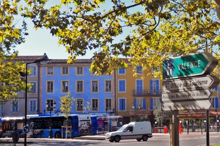 Montélimar.Avenue du Général de Gaulle