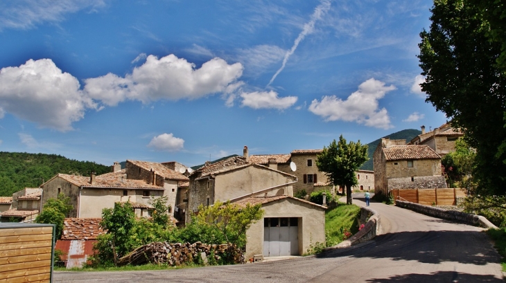 Le Village - Montjoux