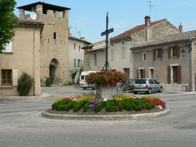 La porte du XIIIme siècle - Montvendre