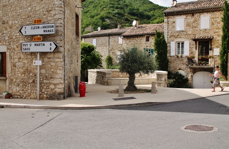 Le Village - Pont-de-Barret