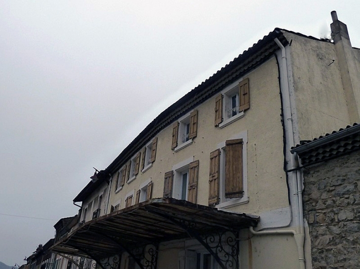 Maisons de la ville - Serves-sur-Rhône