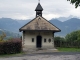 chapelle devant le panorama du Mont Blanc