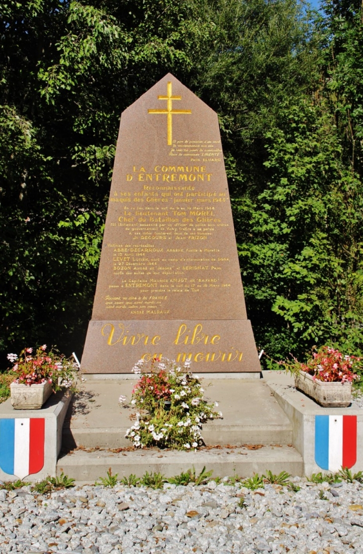Monument-aux-Morts - Entremont