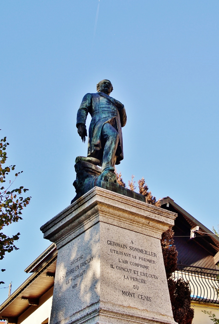 Statue - Saint-Jeoire