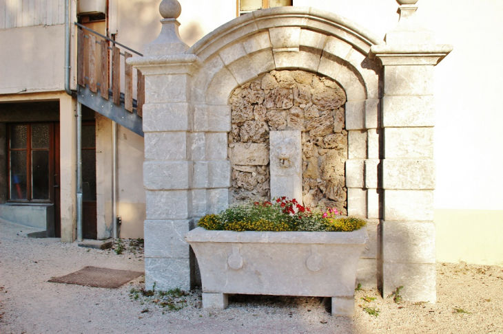 Fontaine - Saint-Jeoire