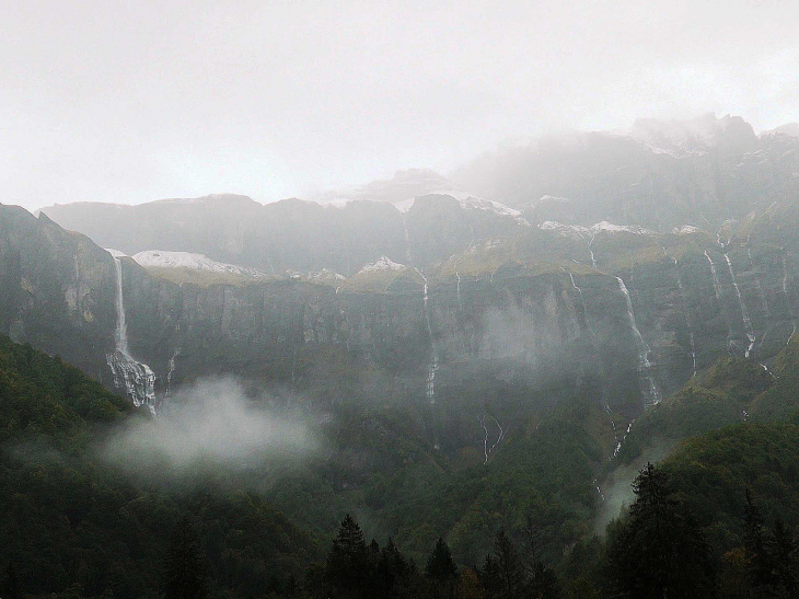 Les cascades du cirque sous une très forte pluie - Sixt-Fer-à-Cheval