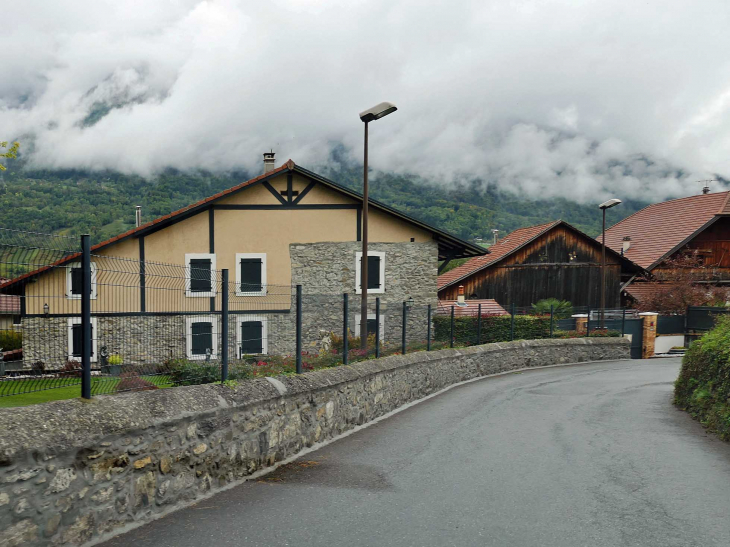 Maisons dans le village - Vougy