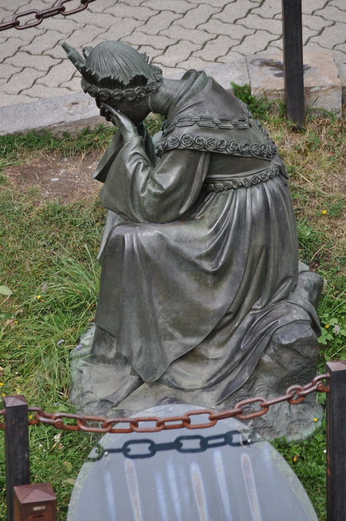 La Vierge en Pleurs - La Salette-Fallavaux