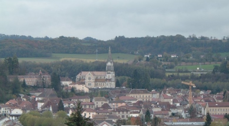 Photo à La TourduPin (38110) La ville de la Tour du Pin La Tour