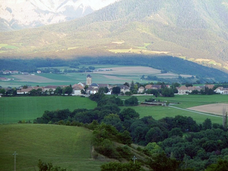 Le village vu de loin - Le Monestier-du-Percy
