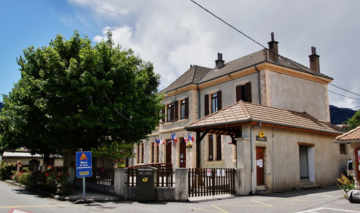La Mairie - Le Monestier-du-Percy
