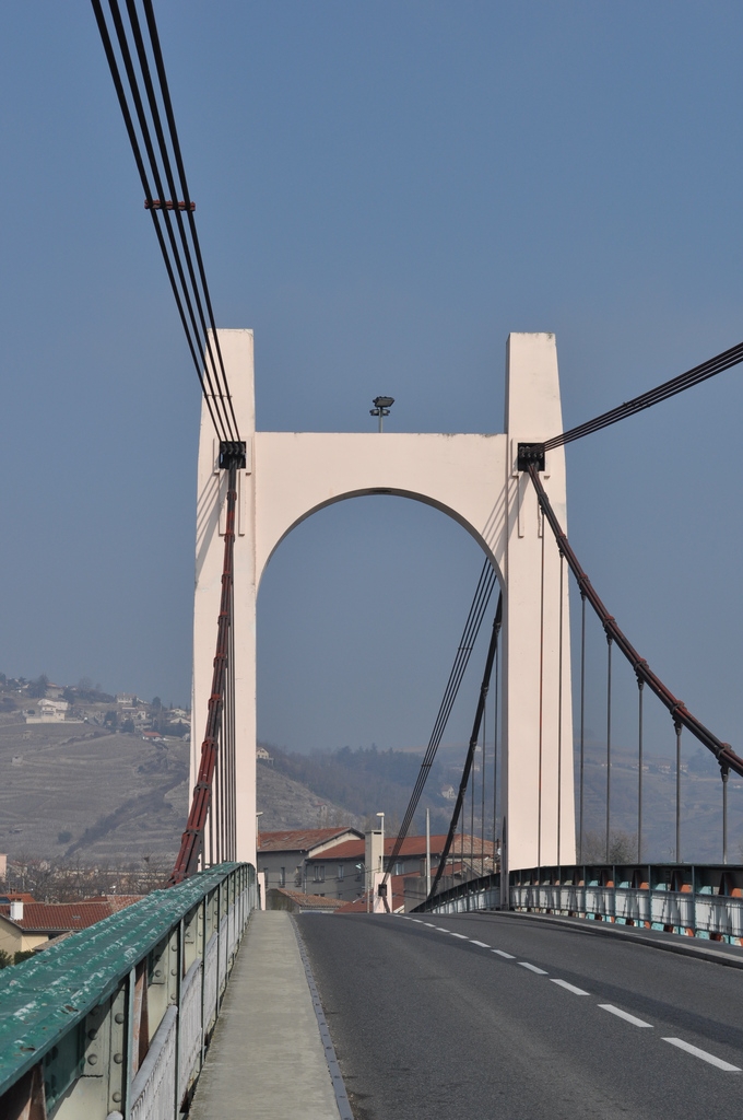 Le Pont sur le Rhône - Les Roches-de-Condrieu