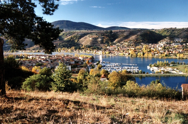 Les Roches de Condrieu en automne - Les Roches-de-Condrieu