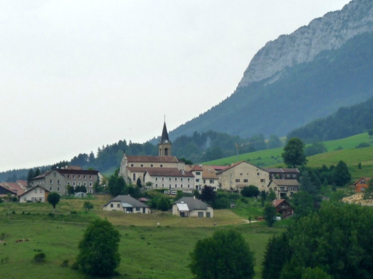 Le village - Rencurel