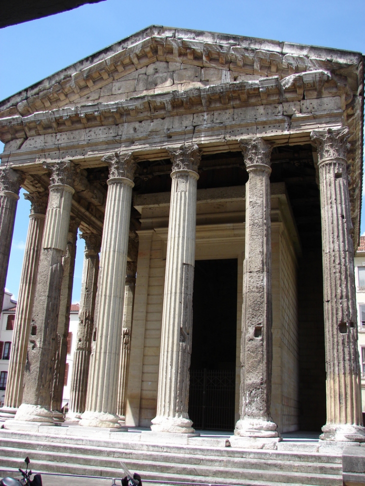Temple Romain d'Auguste et de Livie - Vienne
