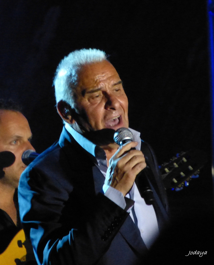 Villefontaine. Concert Michel Fugain 21 juin 2014.