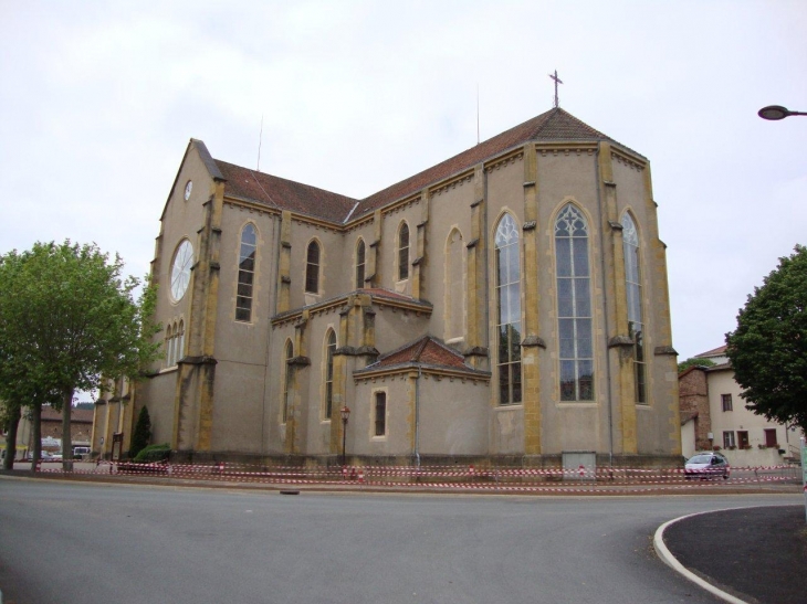 Belmont-de-la-Loire (42670) église, chevet