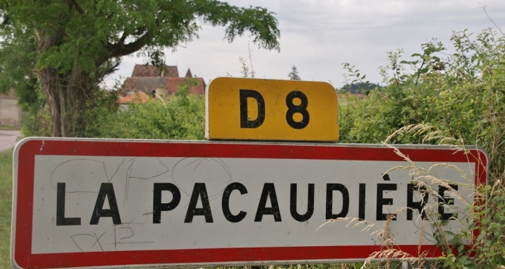  - La Pacaudière