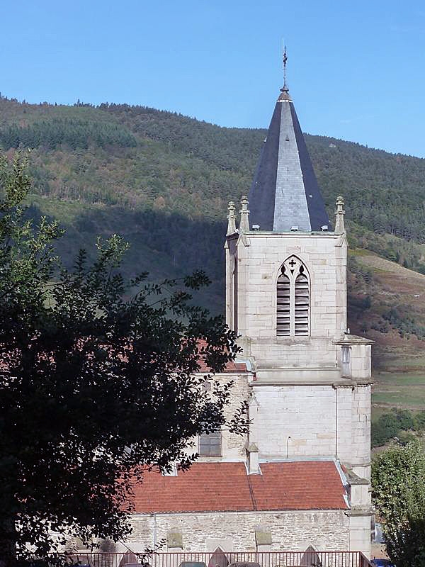 Vue sur l'église - La Valla-en-Gier
