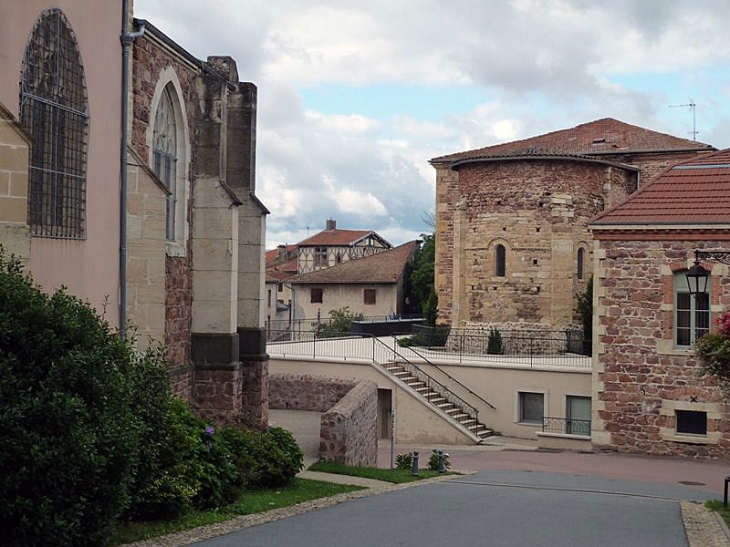 L'église et la chapelle - Perreux