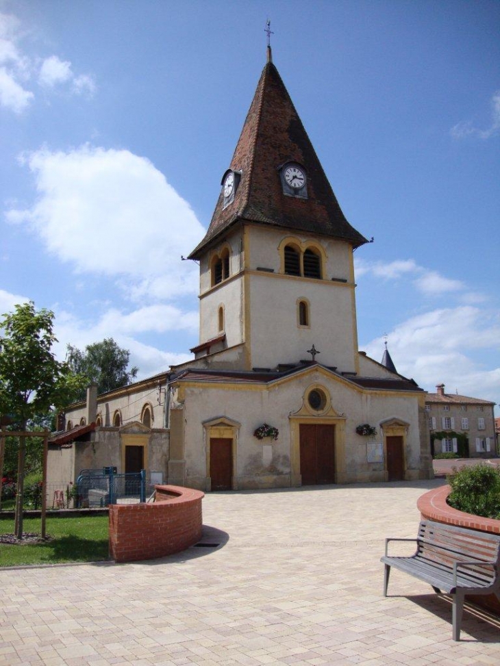 Pouilly-sous-Charlieu (42720) église