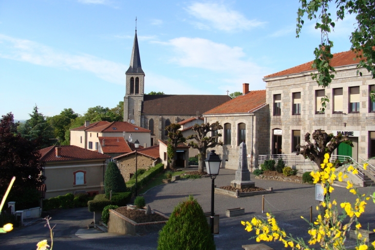 Mairie de St Cyr les Vignes et village - Saint-Cyr-les-Vignes