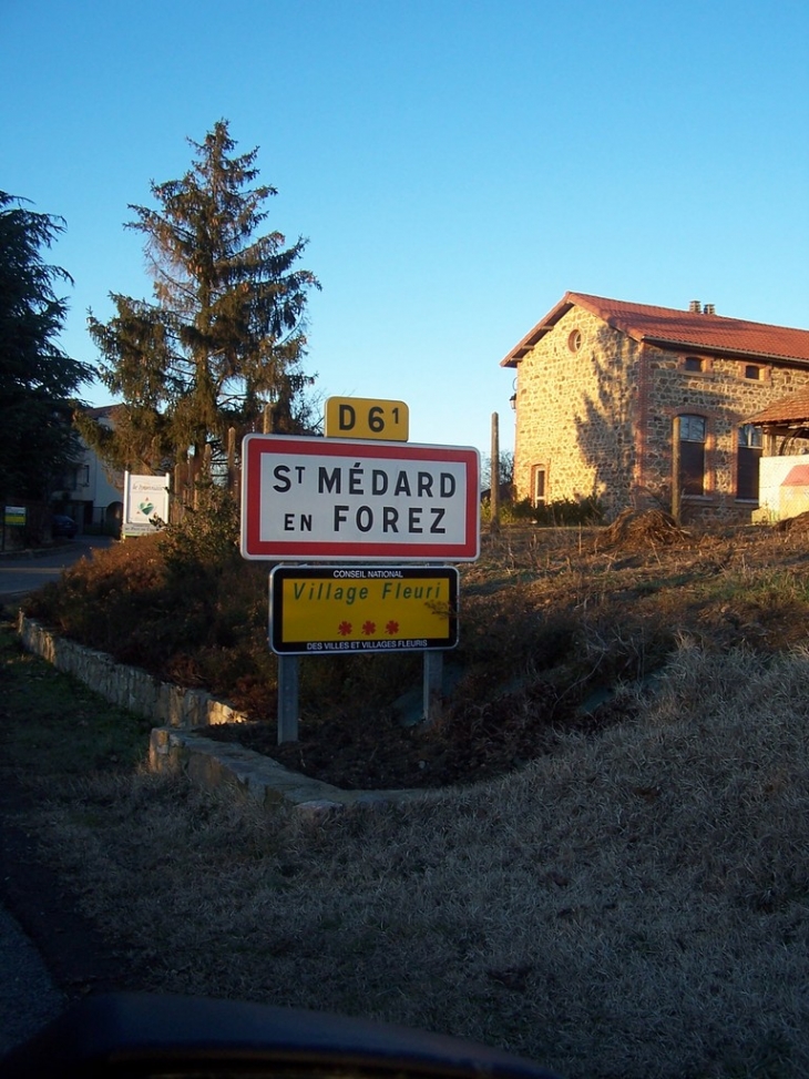 Entrée village - Saint-Médard-en-Forez