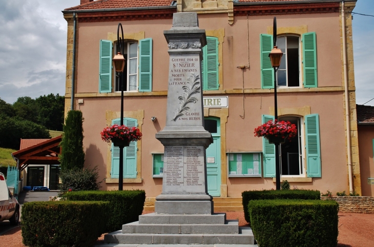 Monument aux Morts - Saint-Nizier-sous-Charlieu