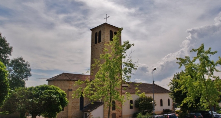 <<église Saint-Nizier - Saint-Nizier-sous-Charlieu
