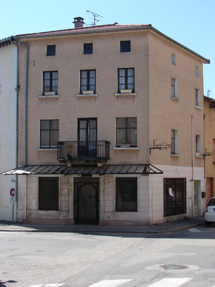 La Rue du Vieux Bourg - Brindas