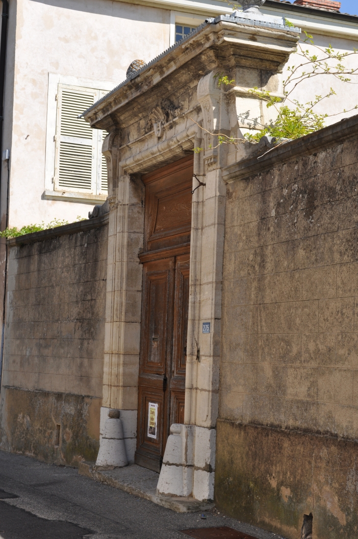 Portail Rue de l'Eglise - Charly