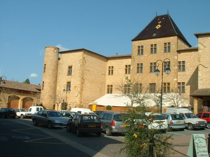 Le Château (mais aussi la Mairie) - Charnay