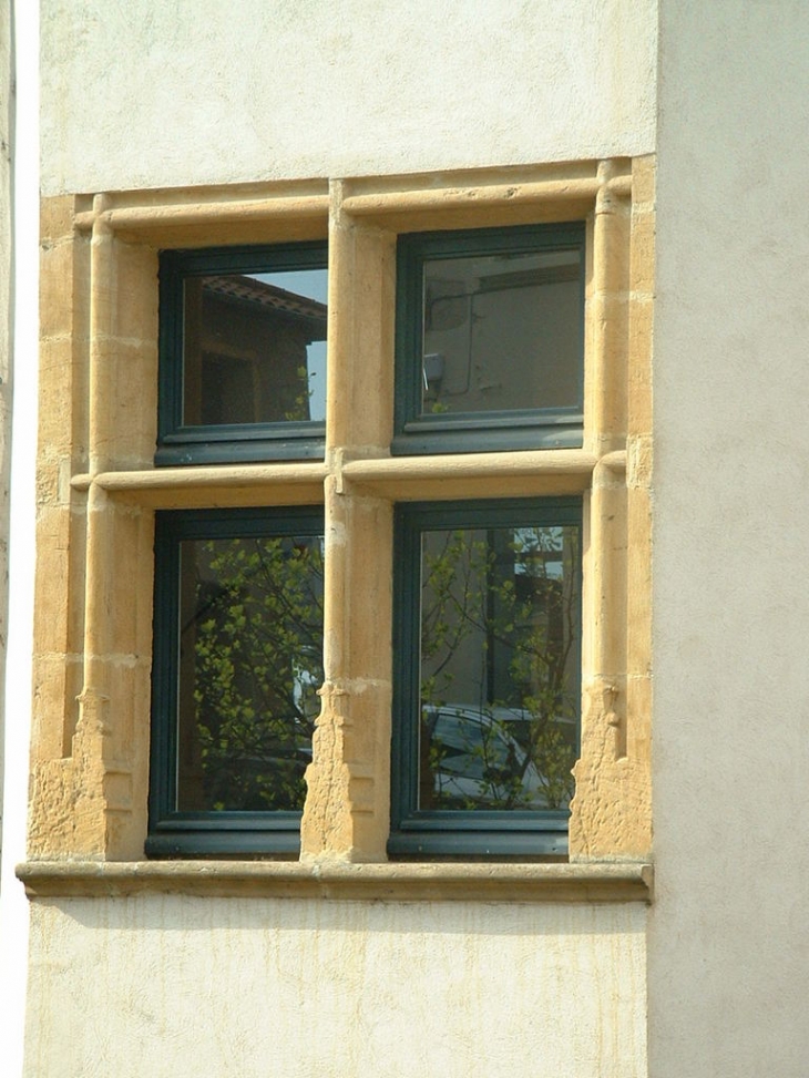 Fenêtre à meneaux - L'Arbresle