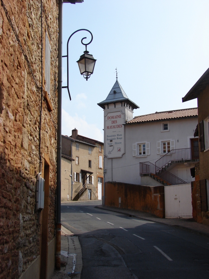 Une Rue du Village - Lachassagne