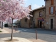 Photo précédente de Lachassagne La Place de la Mairie