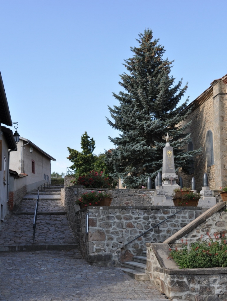 Le Monument aux Morts - Les Halles