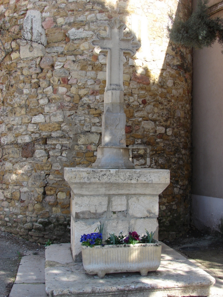 La Croix près des Tours - Lissieu