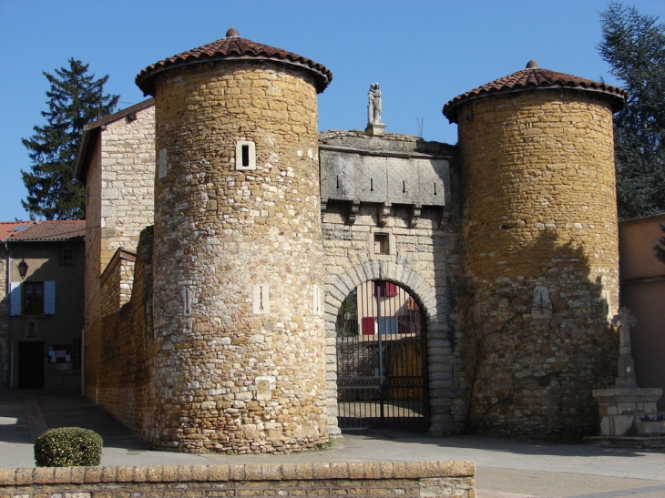 L'Entrée du Château - Lissieu