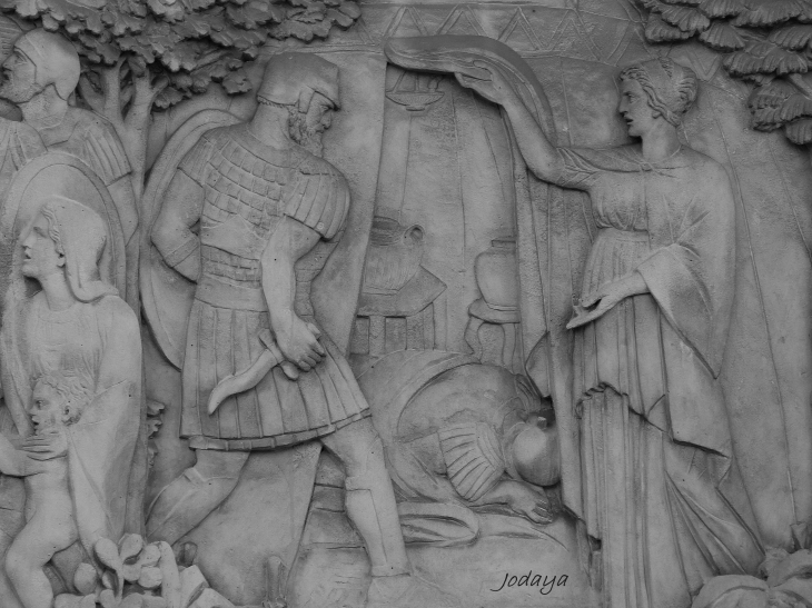 Lyon. Basilique de Fourvière. Bas-relief. - Lyon 5e Arrondissement