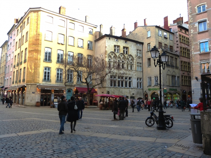 Le Vieux Lyon. Place du Change. - Lyon 5e Arrondissement