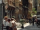 Rue piétonne dans le quartier Saint-Jean (carte postale de 1990)