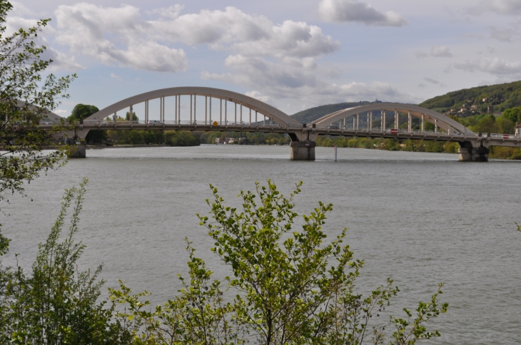 Le Pont de Neuville - Neuville-sur-Saône